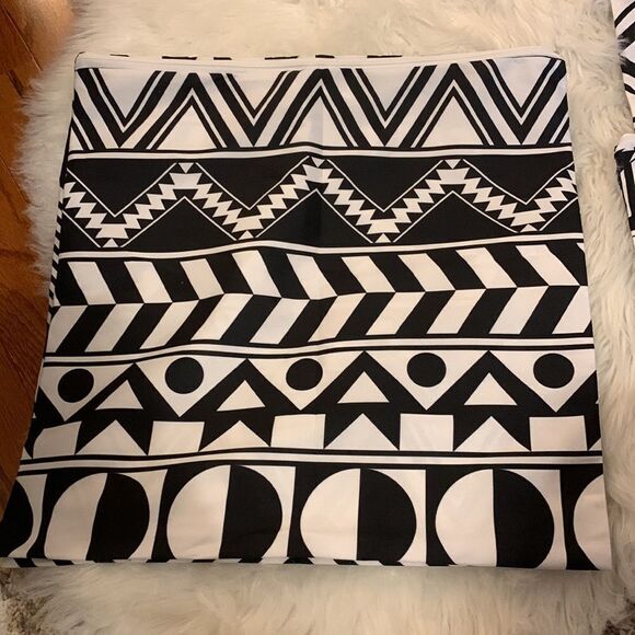 Four piece tribal pillow covers. New and never used. Zipper closure - Picture 3 of 7